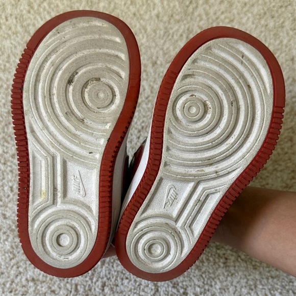 Nike Kids White and Red Sneakers - Picture 6 of 7